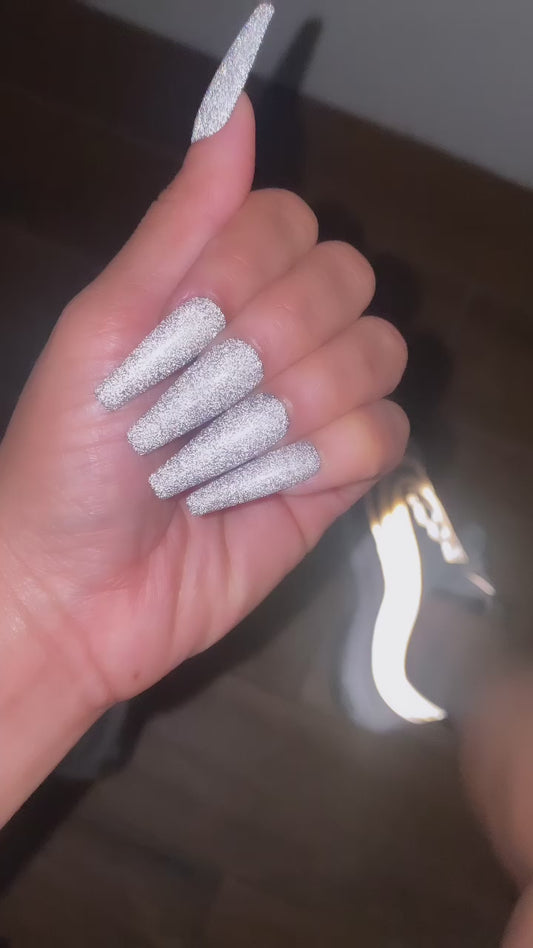 The Rich Auntie | Shimmering Silver | Reflective Glitter | 20 NAILS PRESS-ON SET